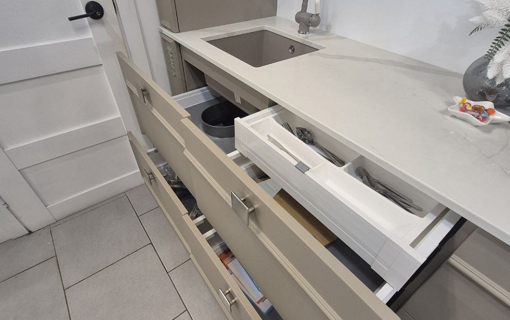 Кухня Астрид / г. Санкт-Петербург, пр-т Будённого, д. 27, кор. 1, стр.1