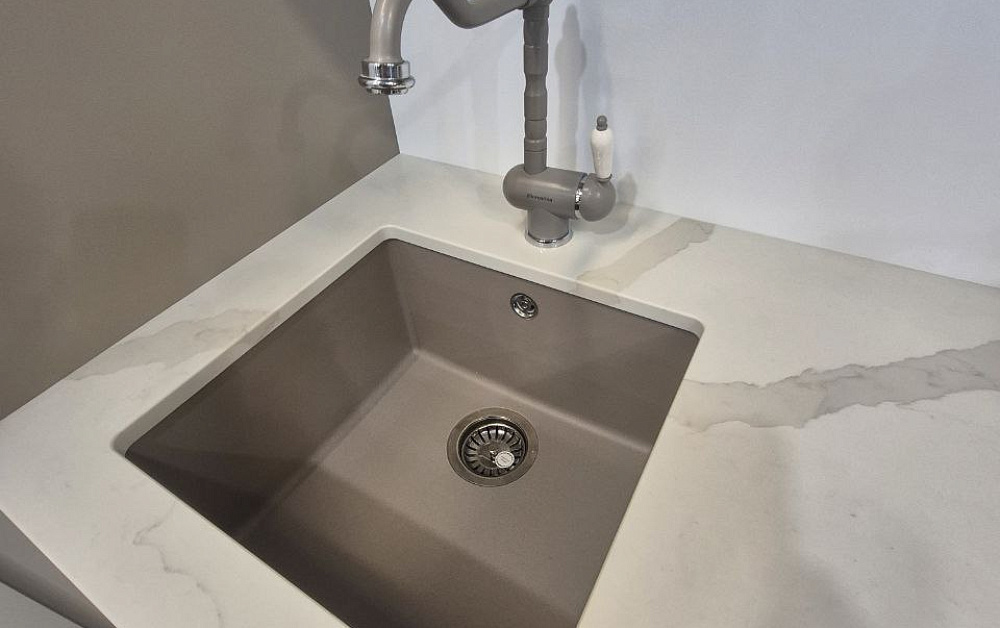 Кухня Астрид / г. Санкт-Петербург, пр-т Будённого, д. 27, кор. 1, стр.1