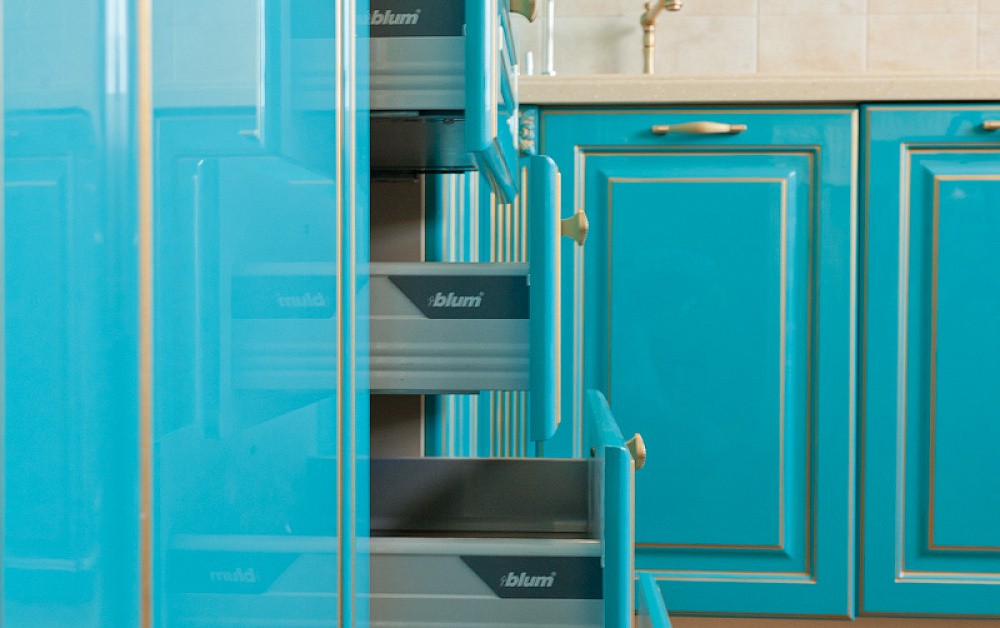 Кухня Айвори с патиной (Театро)