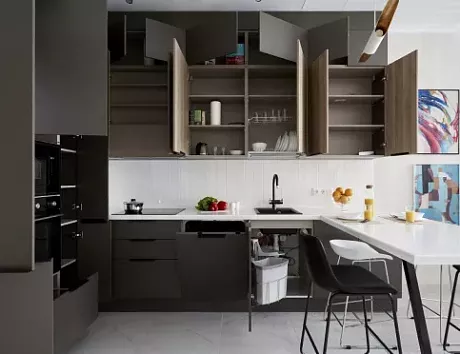 Коричневая кухня в Чите