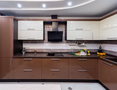 Коричневая кухня в Мурманске