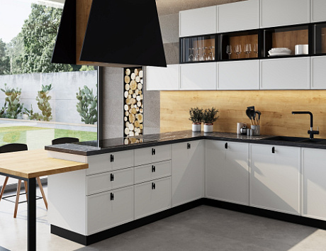 Светлая кухня в Мурманске