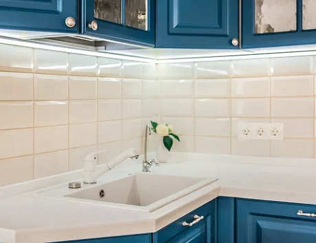 Синяя кухня в Санкт-Петербурге