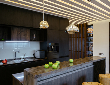 Темная кухня в Ростове-на-Дону