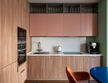 Светлая кухня в Санкт-Петербурге