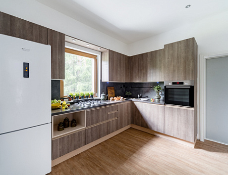 Коричневая кухня в Санкт-Петербурге