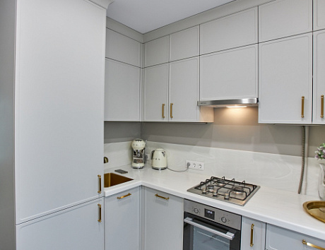 Светлая кухня в Екатеринбурге