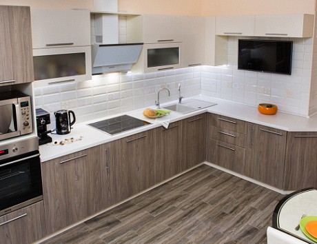 Коричневая кухня в Воронеже