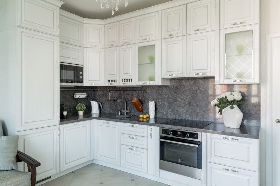 Кухни из массива дерева