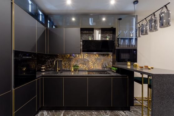 Светлые кухни, темные кухни